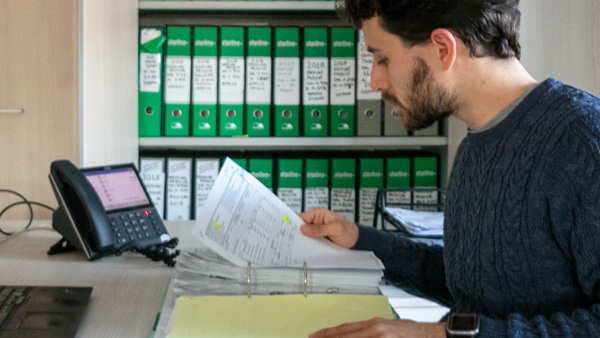 Esperto Bogliano in sicurezza alimentare durante l’analisi degli aggiornamenti normativi